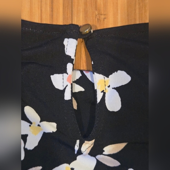 Liz Claiborne Floral Top - Picture 7 of 8